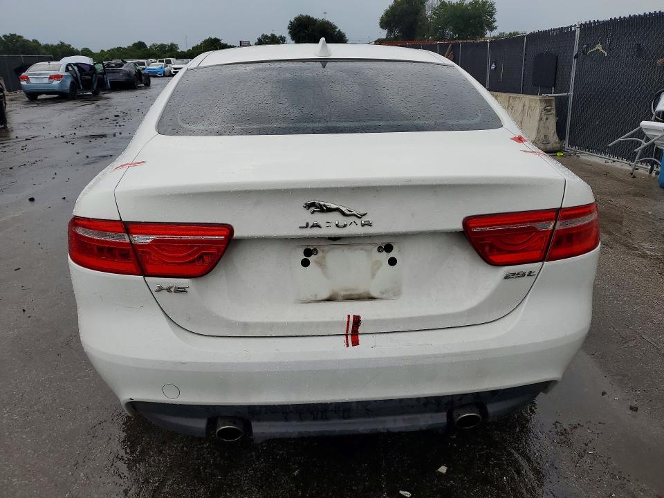 Photo 6 from auction – 2018 JAGUAR XE with VIN SAJAD4FX9JCP38157