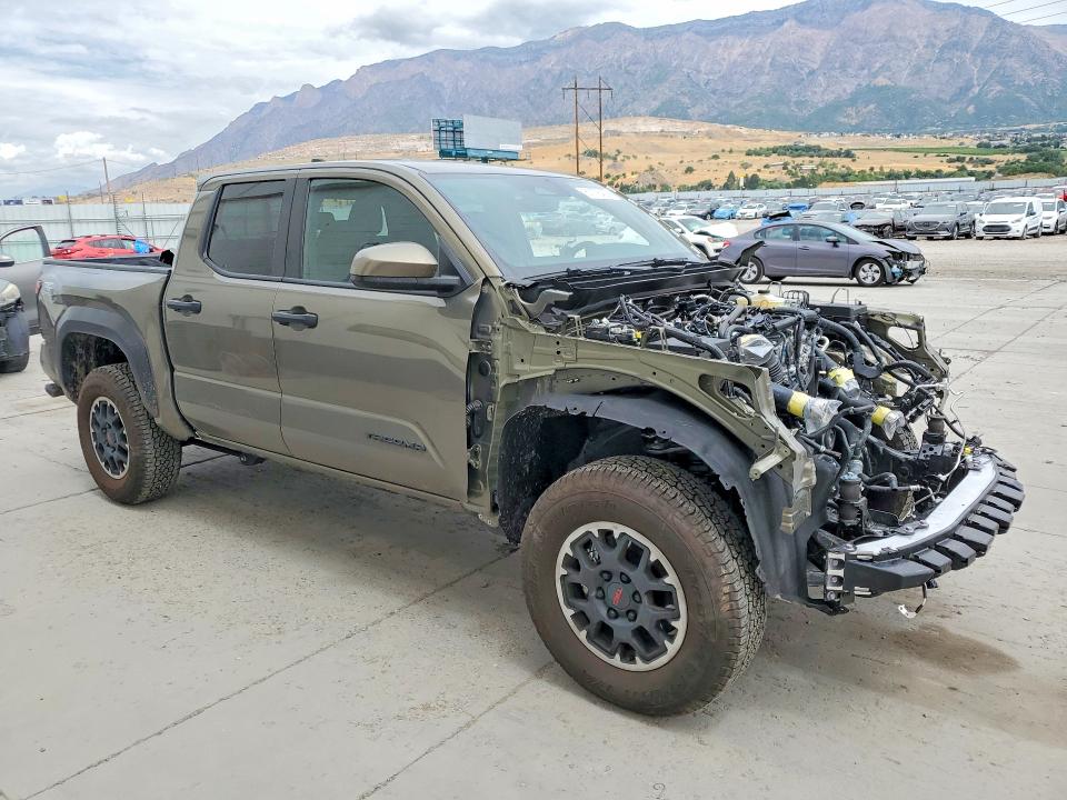 Photo 4 from auction – 2026 TOYOTA TACOMA with VIN 3TMLB5JNXTM243962