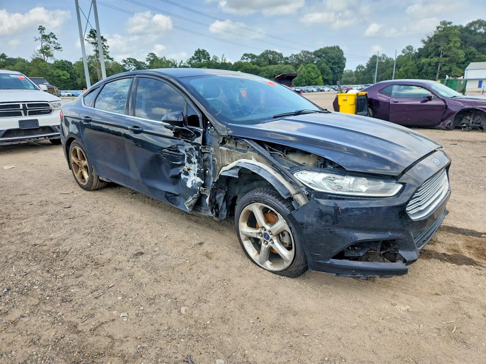 Photo 4 from auction – 2016 FORD FUSION with VIN 3FA6P0HD5GR320136