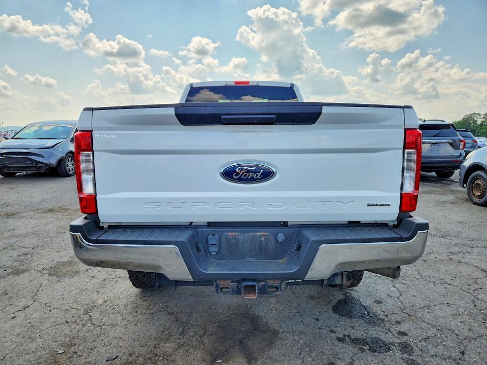 Photo 6 from auction – 2017 FORD F250 with VIN 1FTBF2B69HEB66620