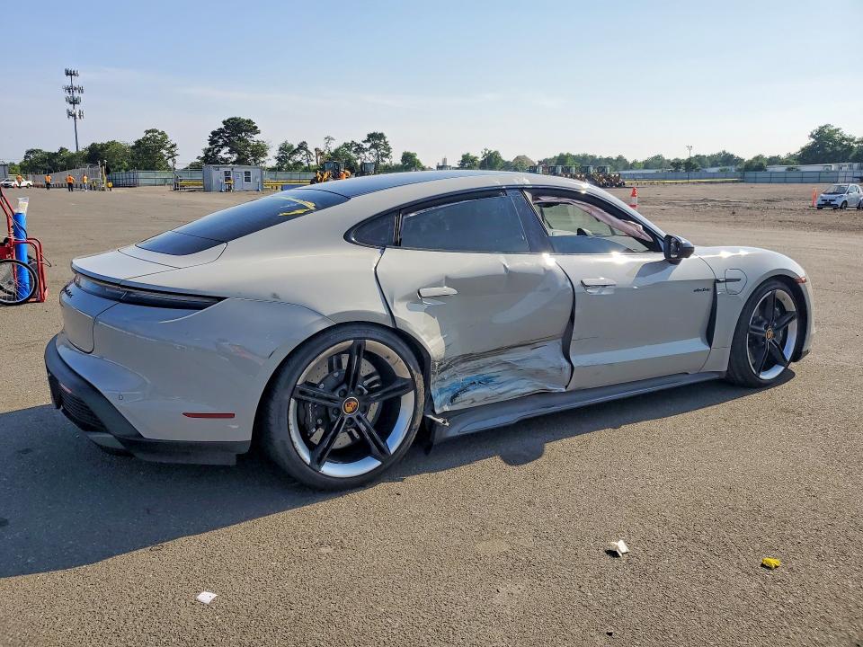 Foto 3 de la subasta – 2021 PORSCHE TAYCAN con VIN WP0AC2Y14MSA63409