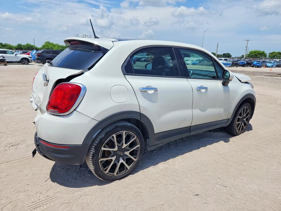 Photo 3 from auction – 2016 FIAT 500X with VIN ZFBCFXET2GP497273