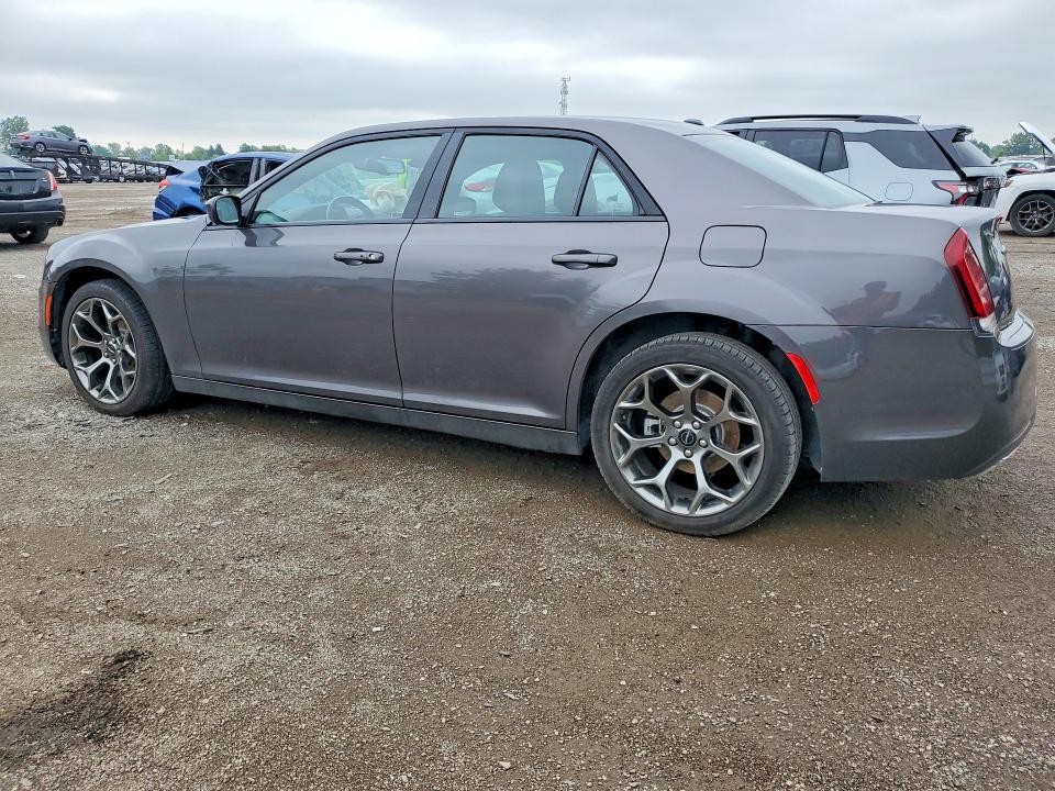 Photo 2 from auction – 2017 CHRYSLER 300 with VIN 2C3CCABG0HH653282
