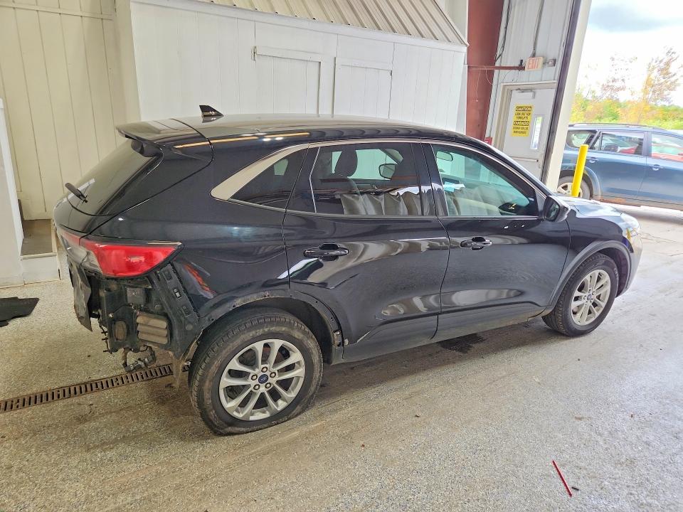Photo 3 from auction – 2020 FORD ESCAPE with VIN 1FMCU9G60LUA27384