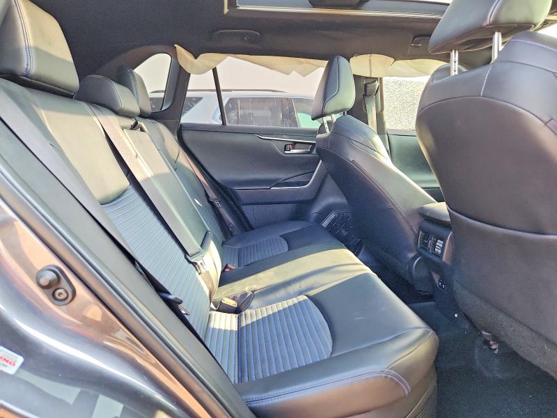 Photo 11 from auction – 2020 TOYOTA RAV4 with VIN JTMEWRFV8LJ032480