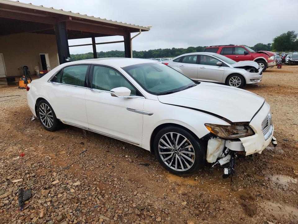 Photo 4 from auction – 2017 LINCOLN CONTINENTAL with VIN 1LN6L9SK6H5617420