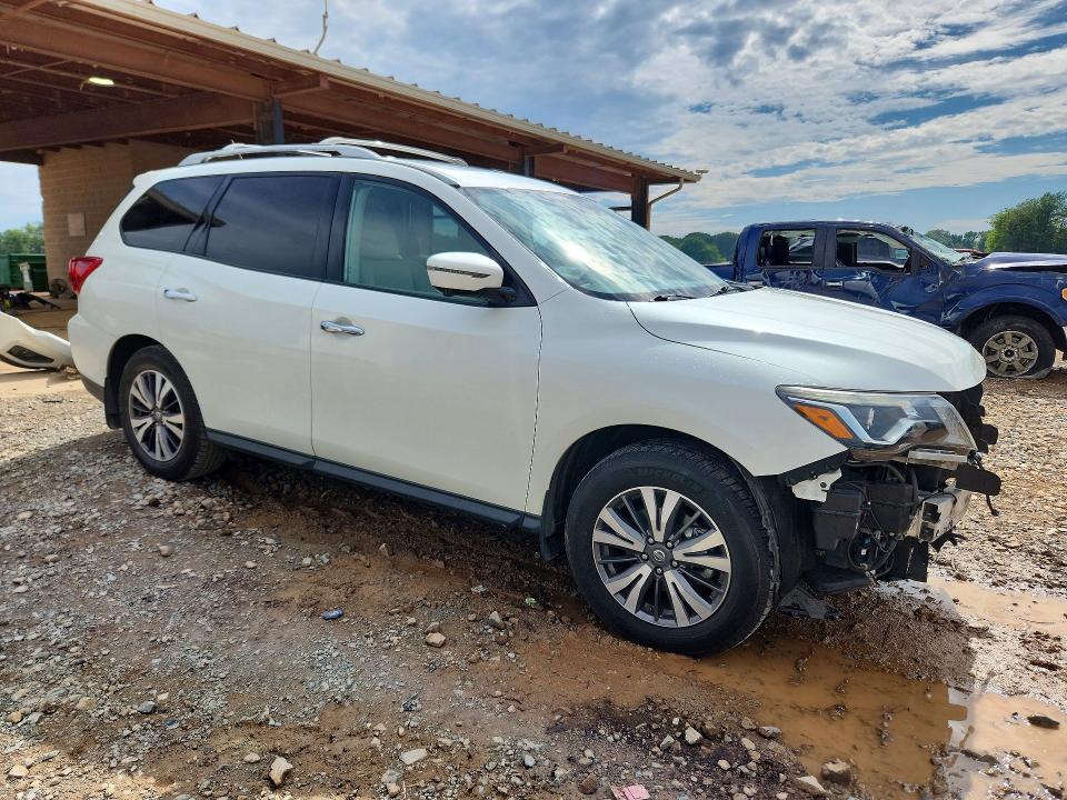 Photo 4 from auction – 2017 NISSAN PATHFINDER with VIN 5N1DR2MN8HC656770