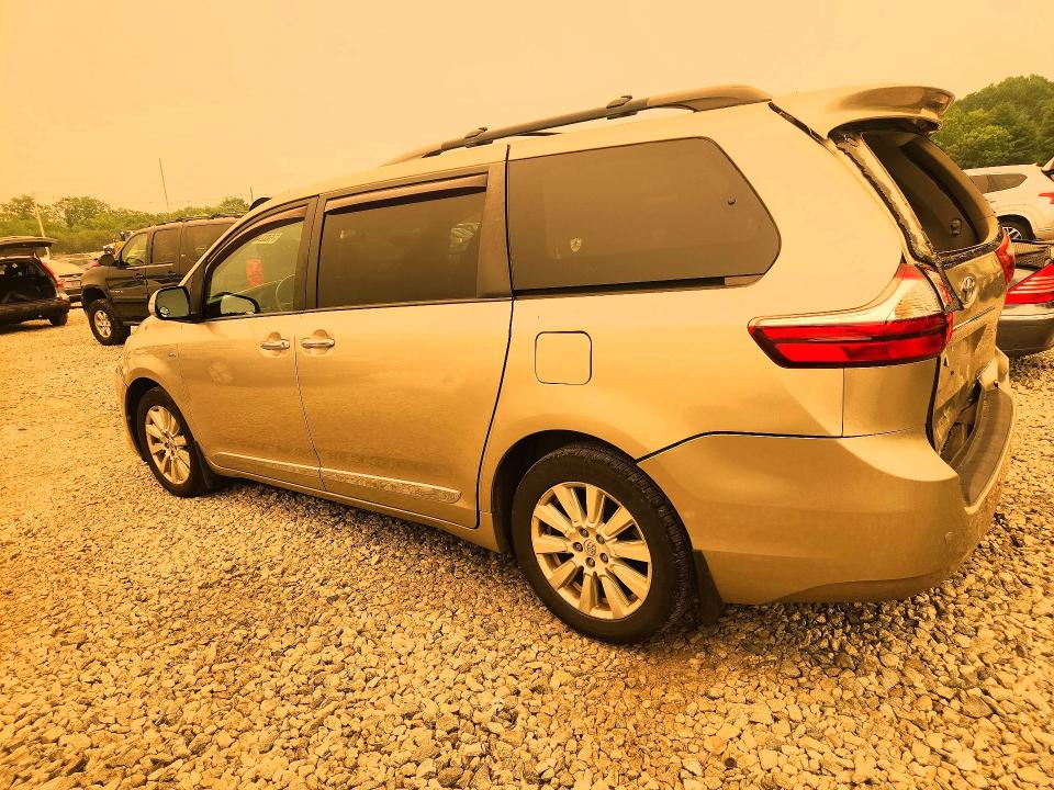 Photo 2 from auction – 2017 TOYOTA SIENNA with VIN 5TDDZ3DCXHS152874