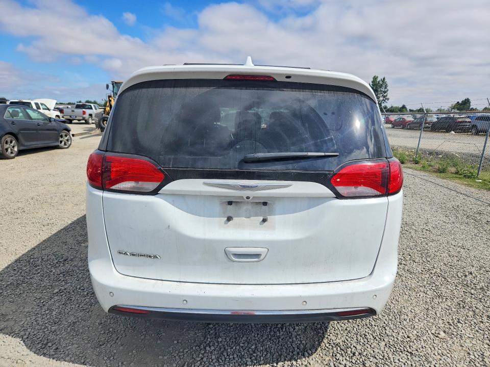 Photo 6 from auction – 2017 CHRYSLER PACIFICA with VIN 2C4RC1BG2HR815929