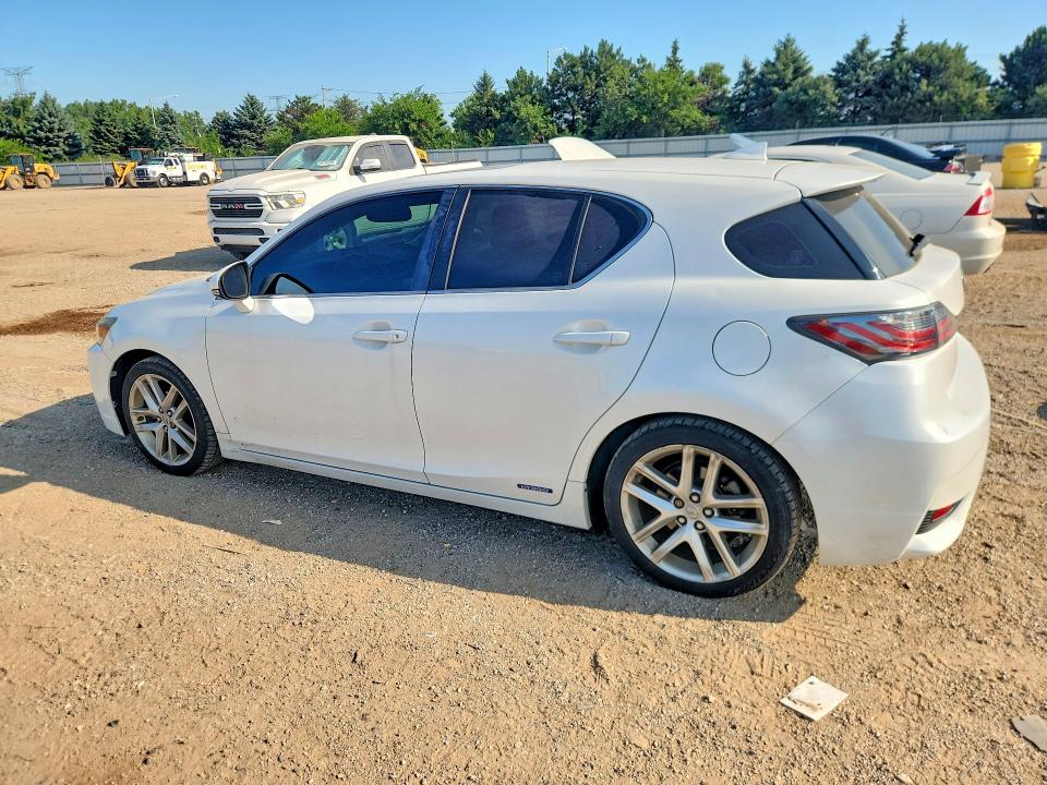 Foto 2 de la subasta – 2014 LEXUS CT con VIN JTHKD5BH6E2184383