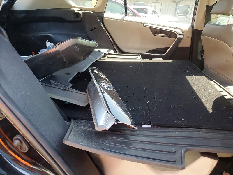 Photo 11 from auction – 2020 TOYOTA RAV4 with VIN JTMD6RFV7LD002266