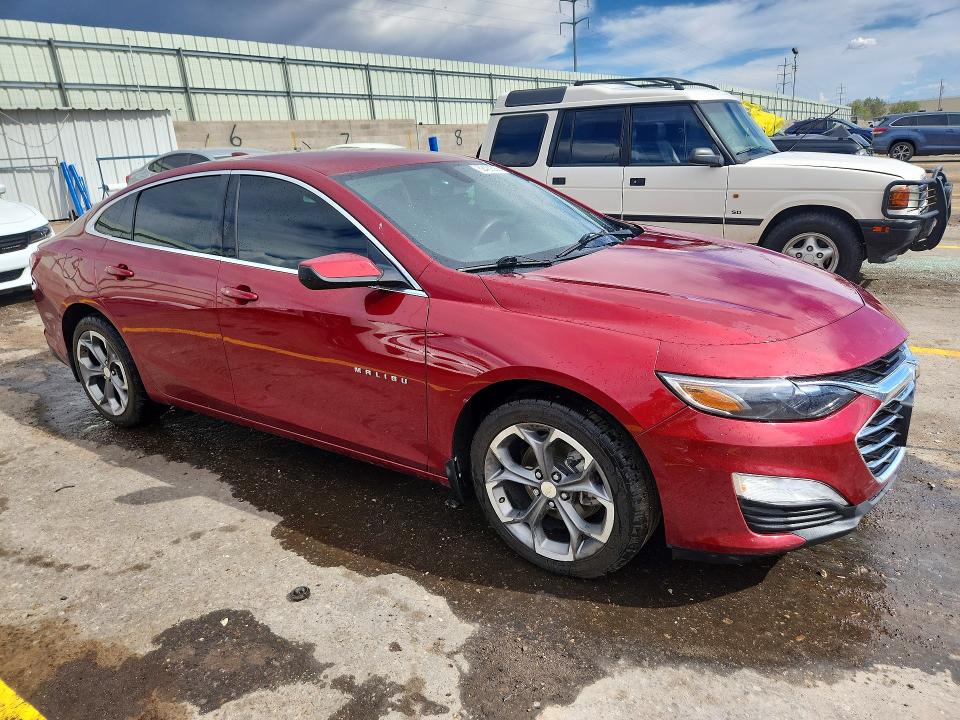Photo 4 from auction – 2020 CHEVROLET MALIBU with VIN 1G1ZD5ST5LF132911