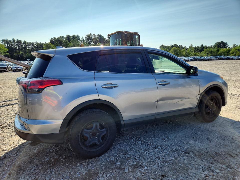 Photo 3 from auction – 2018 TOYOTA RAV4 with VIN JTMBFREVXJD230039