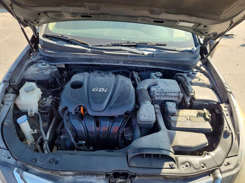 Photo 11 from auction – 2011 HYUNDAI SONATA with VIN 5NPEC4AC5BH145795