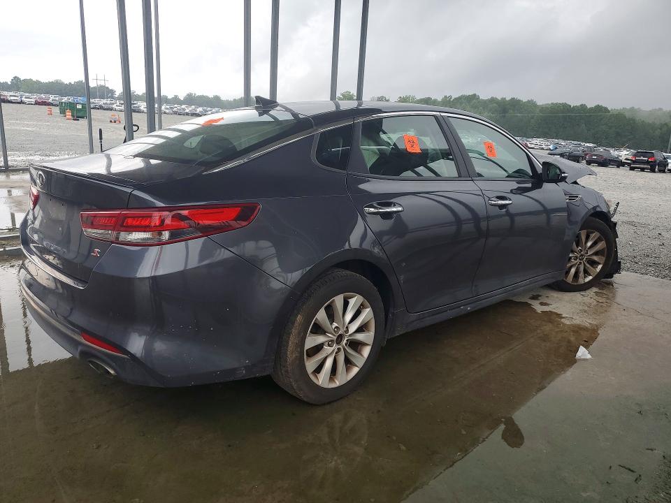 Photo 3 from auction – 2018 KIA OPTIMA with VIN 5XXGT4L37JG214518