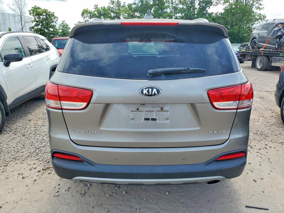 Photo 6 from auction – 2016 KIA SORENTO with VIN 5XYPHDA59GG103639