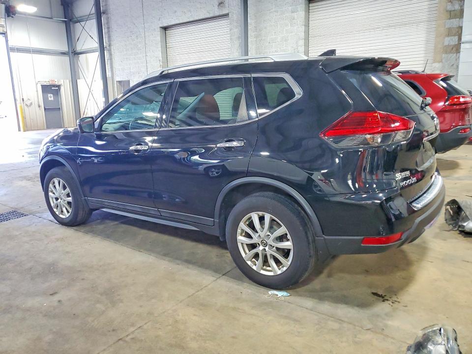 Photo 2 from auction – 2017 NISSAN ROGUE with VIN 5N1AT2MV9HC738947
