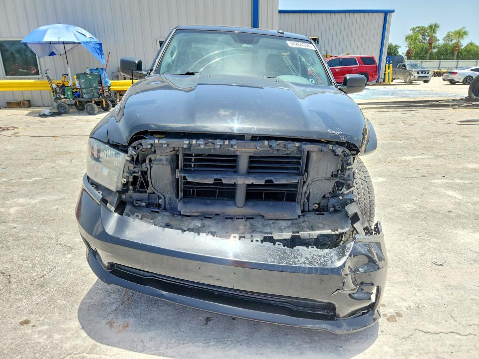 Photo 5 from auction – 2016 RAM 1500 with VIN 3C6JR7AT6GG262890
