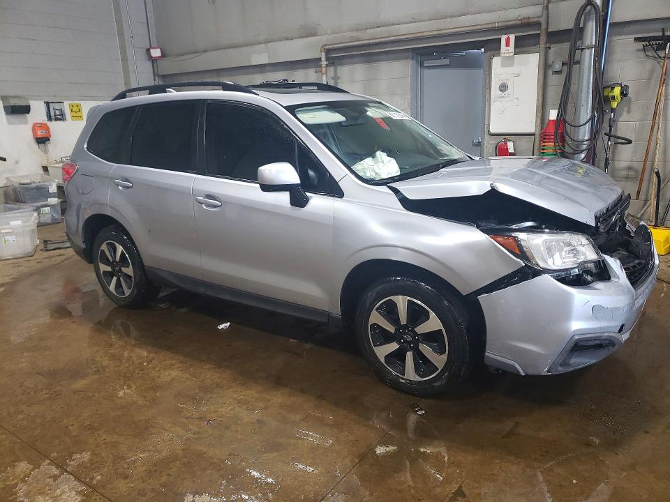 Photo 4 from auction – 2018 SUBARU FORESTER with VIN JF2SJAEC1JH512501