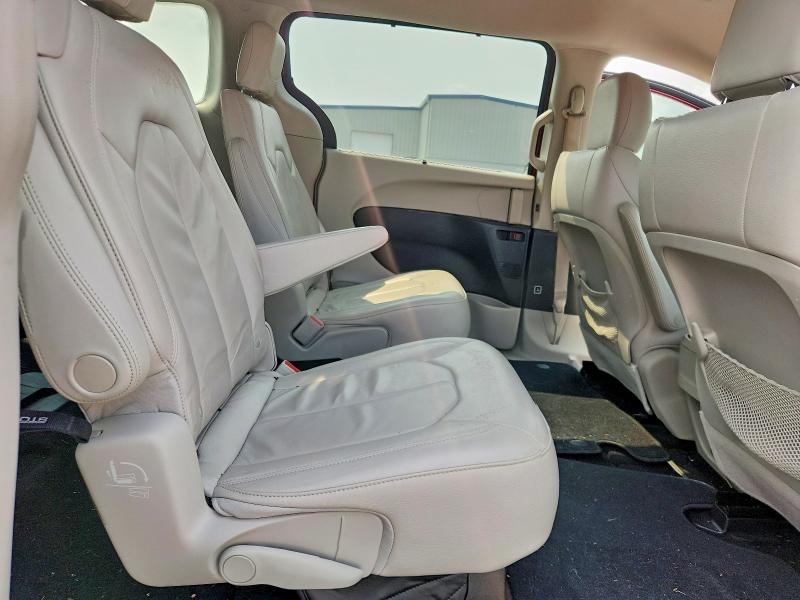 Photo 11 from auction – 2017 CHRYSLER PACIFICA with VIN 2C4RC1BG3HR837535