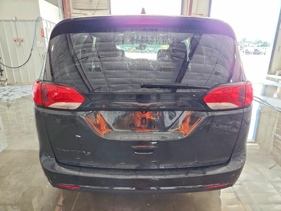 Photo 6 from auction – 2019 CHRYSLER PACIFICA with VIN 2C4RC1EG4KR628064