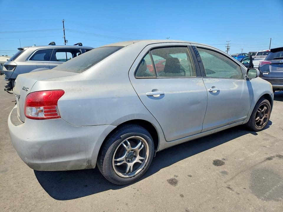 Photo 3 from auction – 2007 TOYOTA YARIS with VIN JTDBT923274000046