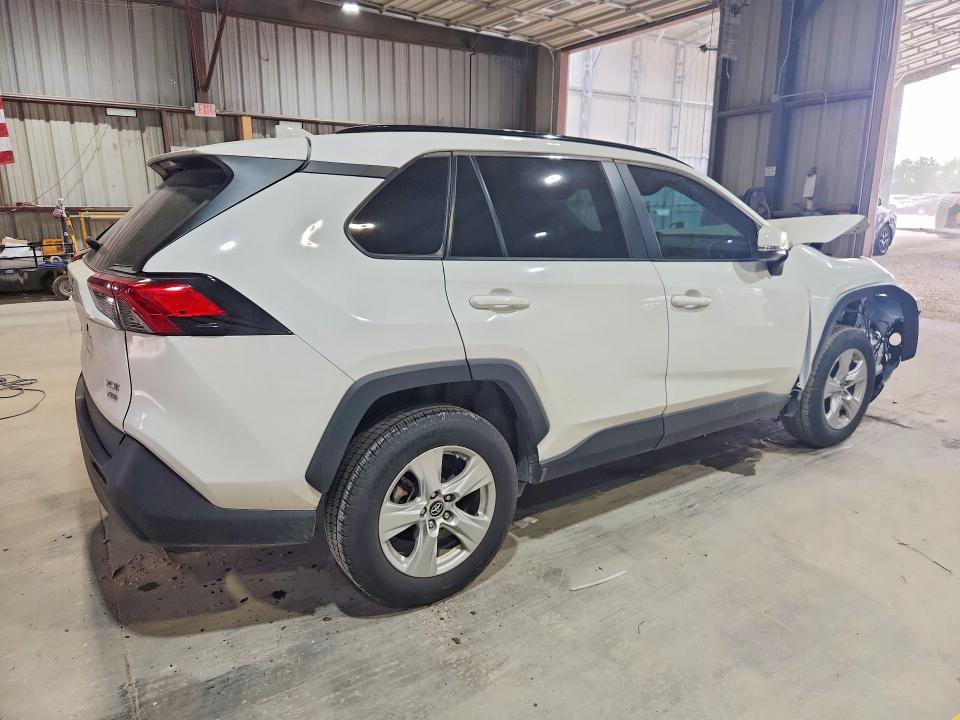 Photo 3 from auction – 2019 TOYOTA RAV 4 with VIN 2T3P1RFV2KW059536