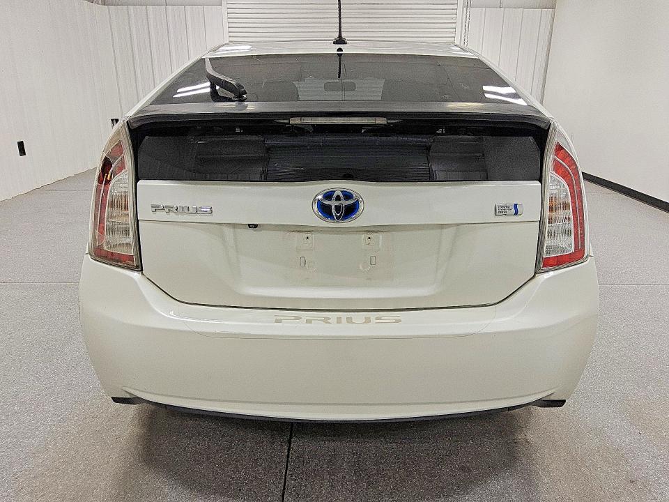 Photo 6 from auction – 2014 TOYOTA PRIUS with VIN JTDKN3DU0E1826079