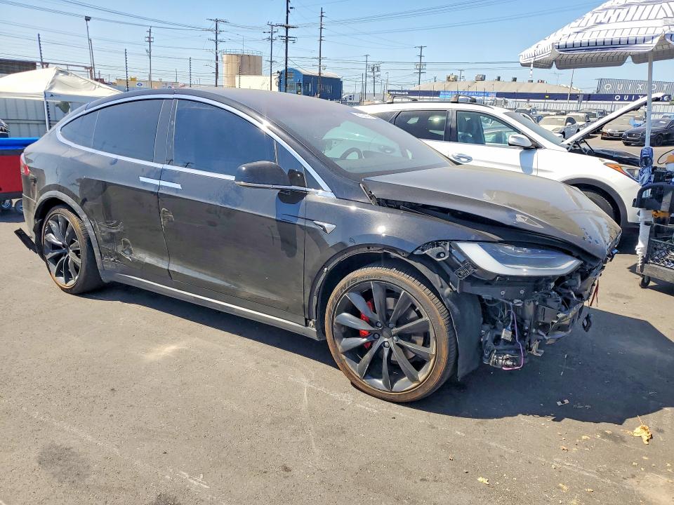 Photo 4 from auction – 2020 TESLA MODEL X with VIN 5YJXCDE47LF304537