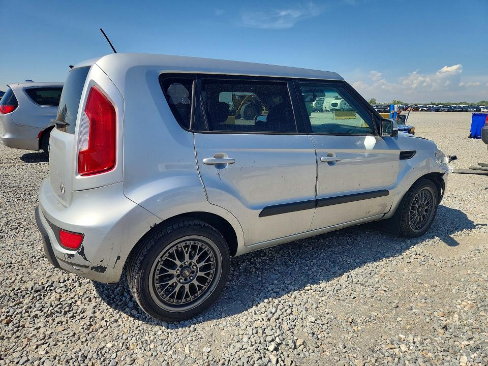 Photo 3 from auction – 2013 KIA SOUL with VIN KNDJT2A69D7558162