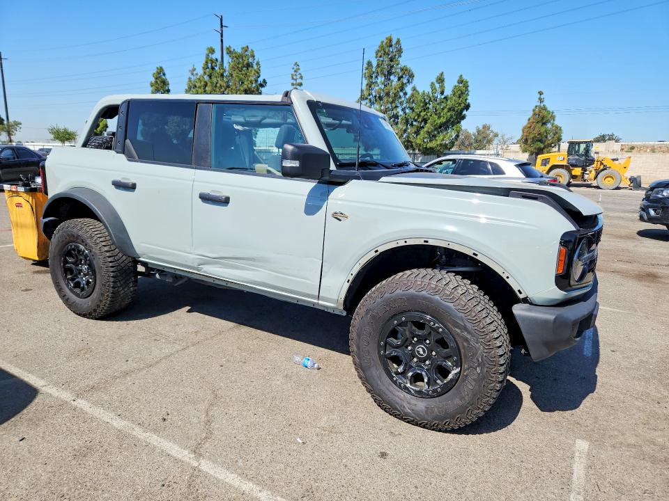 Photo 4 from auction – 2022 FORD BRONCO with VIN 1FMEE5DP3NLB75808