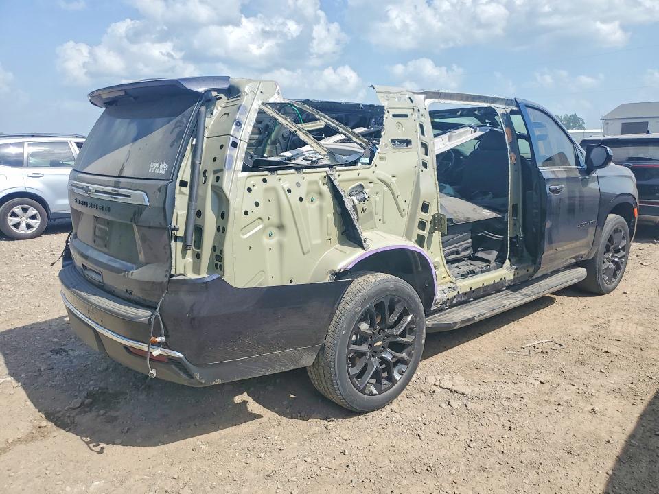 Photo 3 from auction – 2023 CHEVROLET SUBURBAN with VIN 1GNSKCKD2PR136518