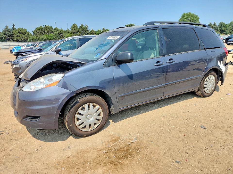 TOYOTA SIENNA 2010 with VIN 5TDKK4CC2AS322833 - Photo from auction