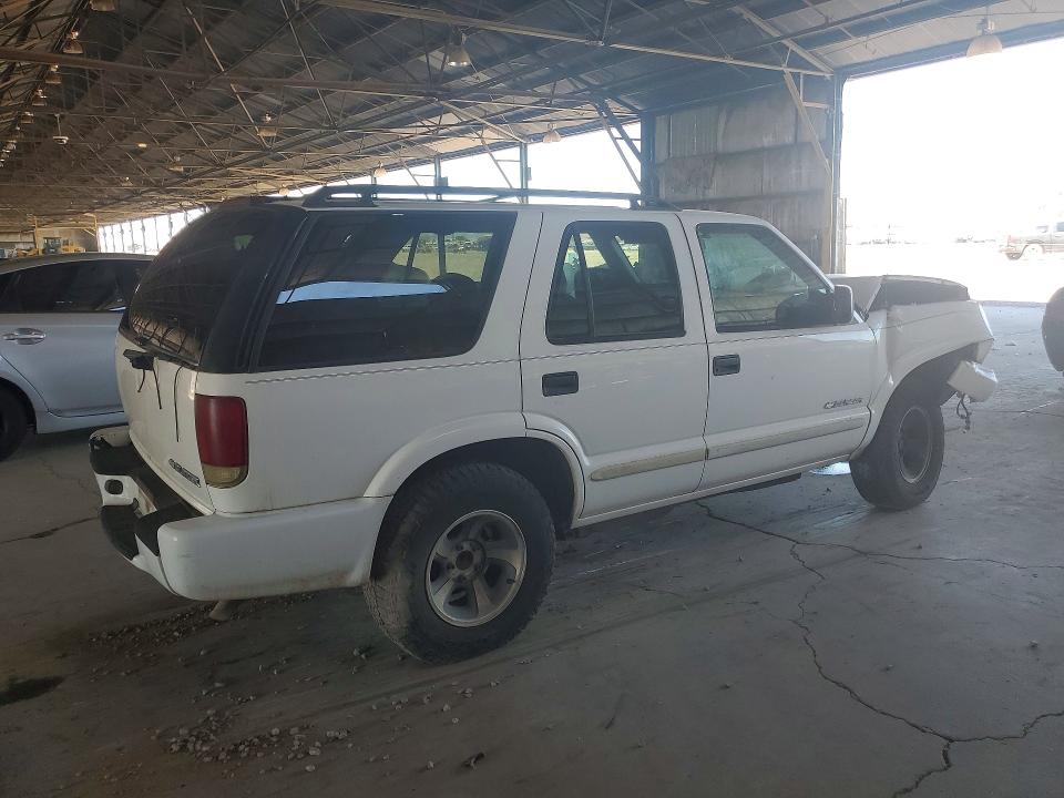 Photo 3 from auction – 2004 CHEVROLET BLAZER with VIN 1GNCS13X24K155933