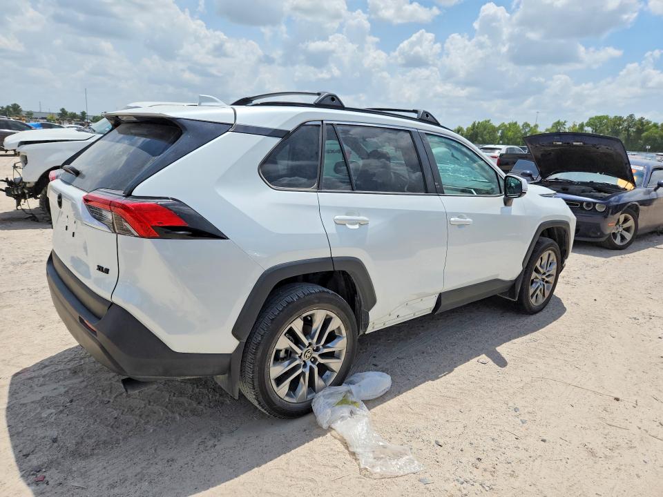 Photo 3 from auction – 2025 TOYOTA RAV4 with VIN 2T3C1RFV5SW402080