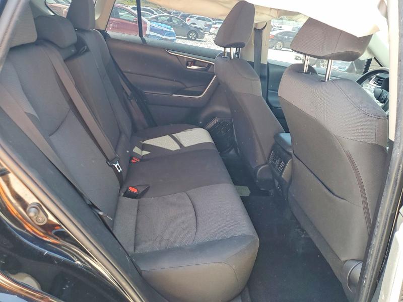 Photo 11 from auction – 2019 TOYOTA RAV4 with VIN JTMP1RFV9KD025364