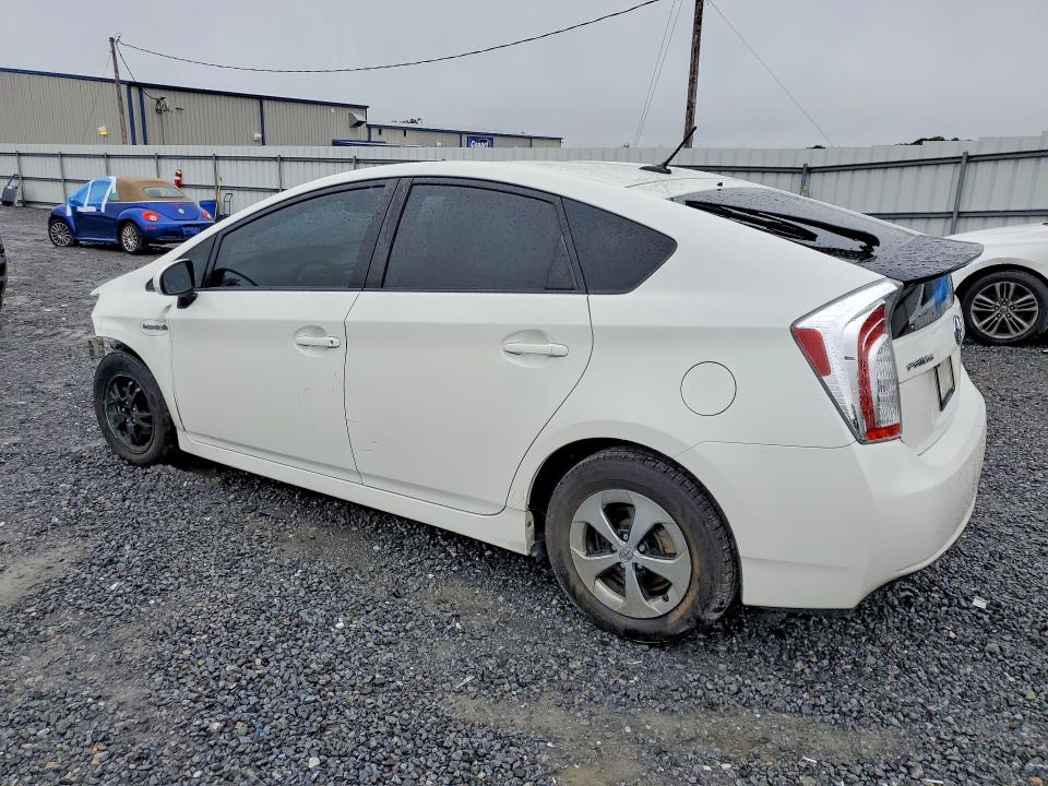Photo 2 from auction – 2013 TOYOTA PRIUS with VIN JTDKN3DU6D5642482