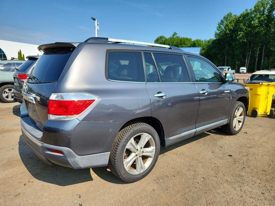 Фото 3 с аукциона – 2012 TOYOTA HIGHLANDER с VIN 5TDYK3EHXCS067526