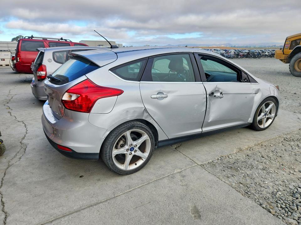 Photo 3 from auction – 2012 FORD FOCUS with VIN 1FAHP3N23CL295341
