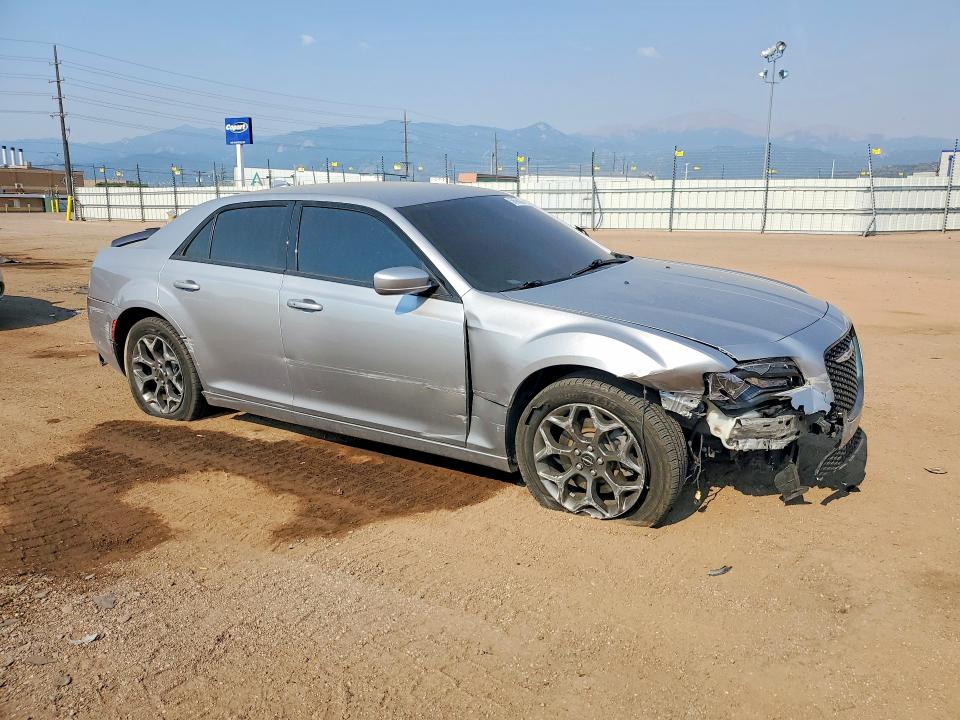 Photo 4 from auction – 2016 CHRYSLER 300 with VIN 2C3CCAGG1GH182833