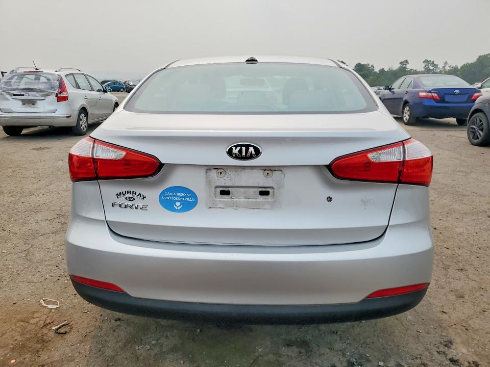 Photo 6 from auction – 2015 KIA FORTE with VIN KNAFK4A68F5394029