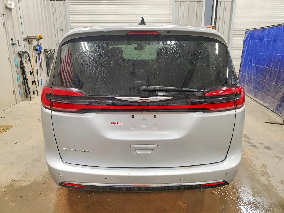 Photo 6 from auction – 2023 CHRYSLER PACIFICA with VIN 2C4RC1BG6PR620348