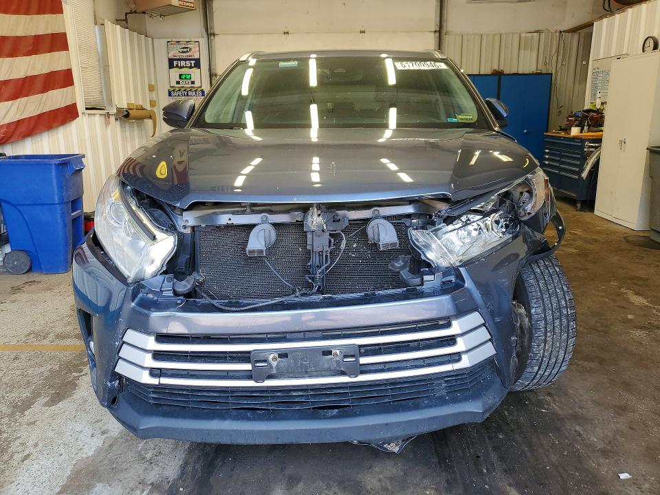 Photo 5 from auction – 2017 TOYOTA HIGHLANDER with VIN 5TDJZRFH4HS376320