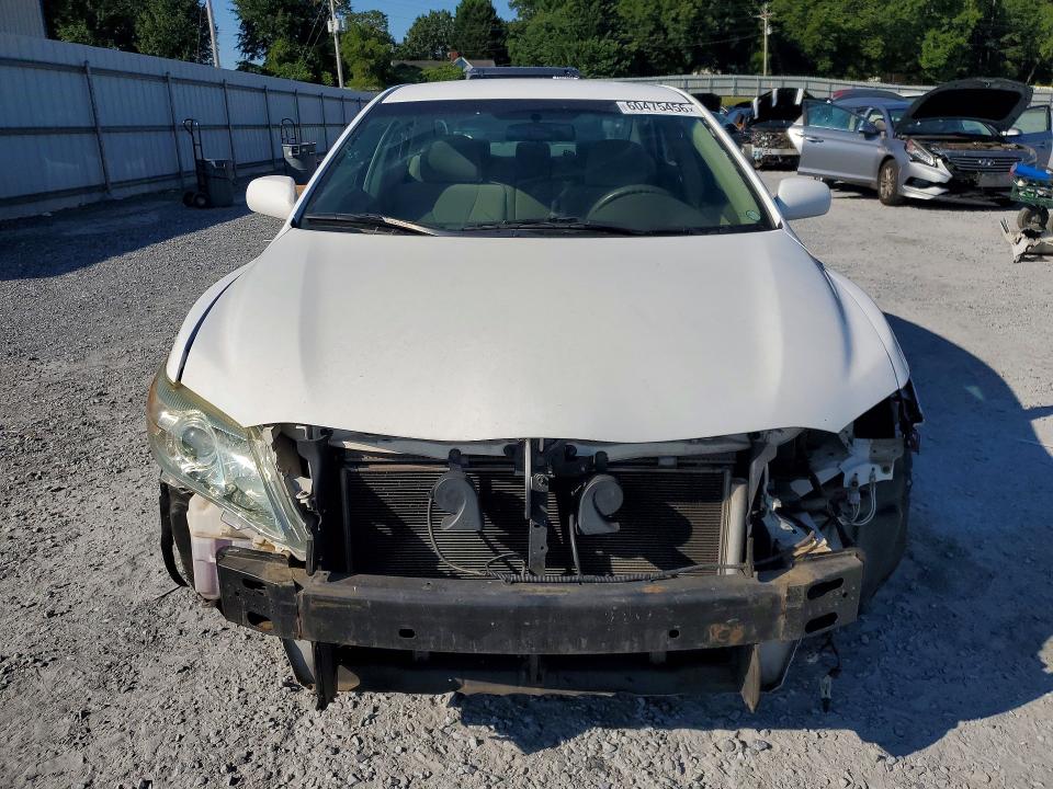 Photo 5 from auction – 2011 TOYOTA CAMRY with VIN 4T1BF3EK6BU644841