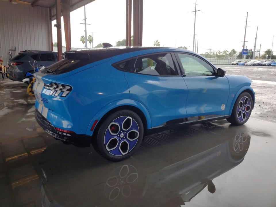 Photo 3 from auction – 2023 FORD MUSTANG MACH-E with VIN 3FMTK4SE6PMA35779