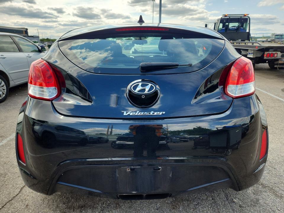 Photo 6 from auction – 2017 HYUNDAI VELOSTER with VIN KMHTC6AD6HU323395