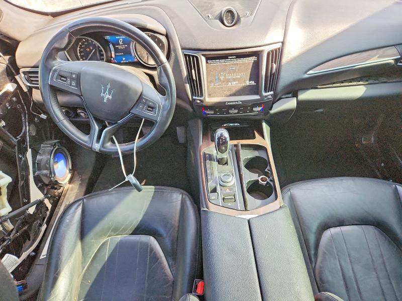 Photo 8 from auction – 2017 MASERATI LEVANTE with VIN ZN661XUAXHX248129