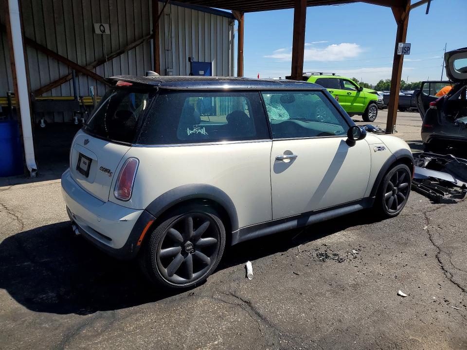 Photo 3 from auction – 2006 MINI COOPER with VIN WMWRE33526TL15999