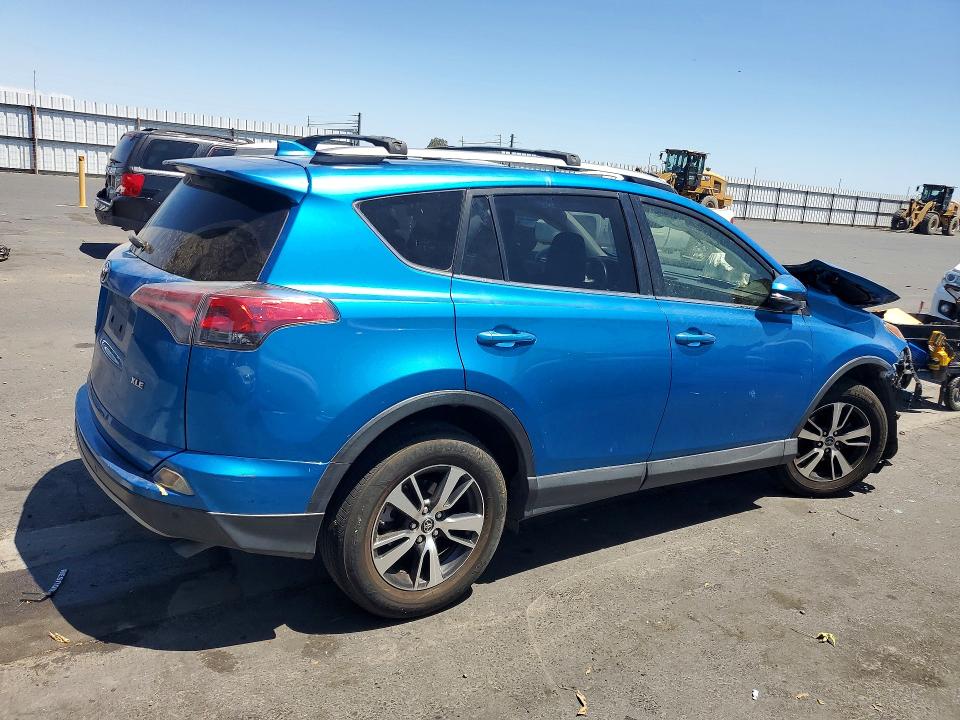 Zdjęcie 3 z aukcji – 2017 TOYOTA RAV4 z VIN JTMWFREV4HJ715533