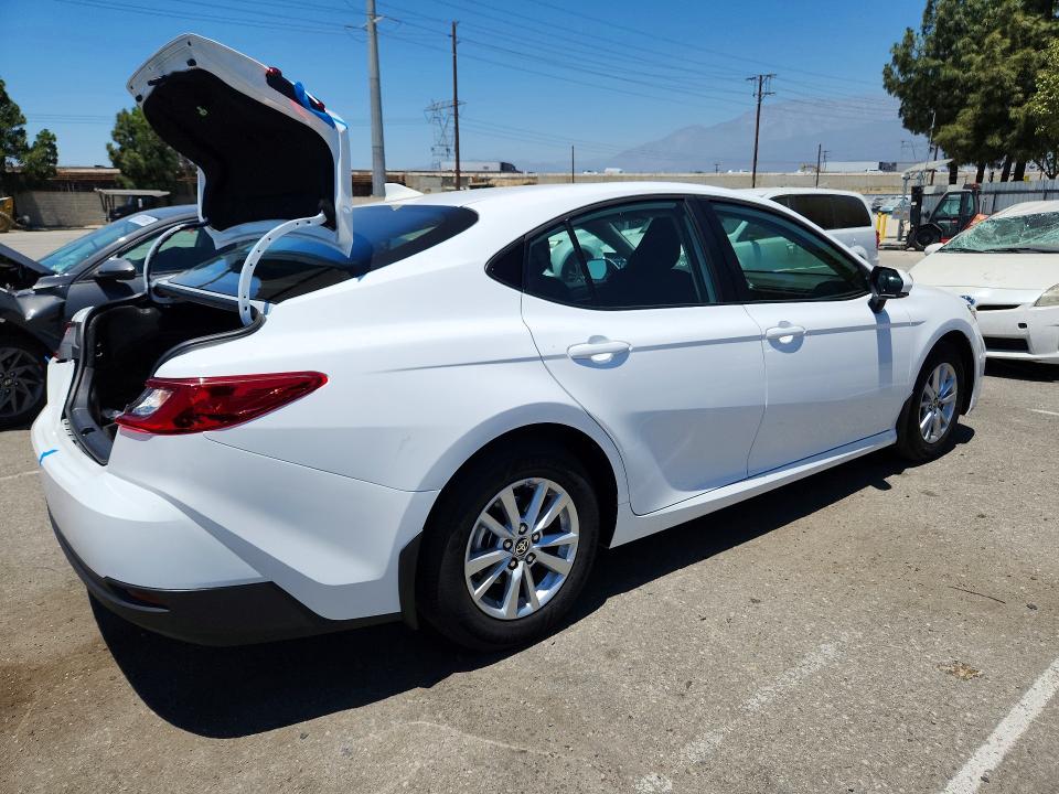 Photo 3 from auction – 2026 TOYOTA CAMRY with VIN 4T1DAACK0TU675079